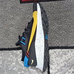 Nike Pegasus Trail 2 men's size 11. Black , Royal Blue and Yellow..